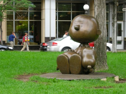 Charlie Brown statue St. Paul, MN